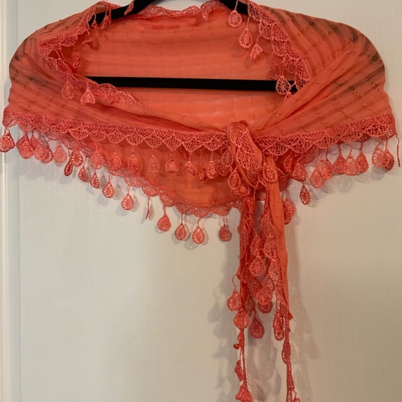 Woman’s Beautiful Coral Scarf, - Picture 4 of 6